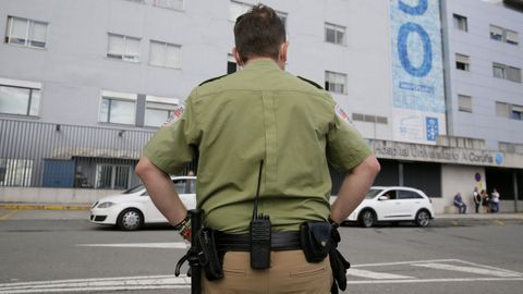 Vigilante de seguridad ante el Chuac