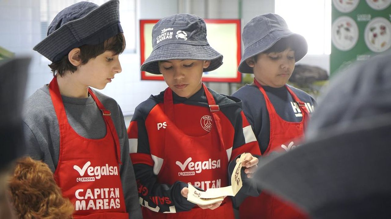 El programa «Capitán Mareas» pasó por la lonja de Malpica y mañana irá a Laxe