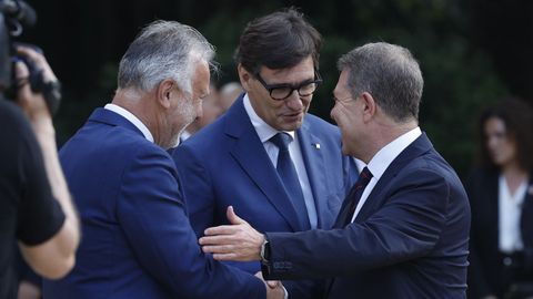 Llegada y saludo con el presidente de Castilla-La Mancha, Emiliano García-Page