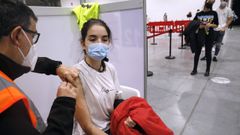 El Ifevi se qued sin vacunas ayer durante una hora porque, segn el Sergas, se produjo un exceso de demanda. Algunas personas se quedaron esperando y otras decidieron marcharse