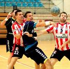 Levente forz� ayer en el partido contra el Puerto Sagunto a pesar de su lesi�n.