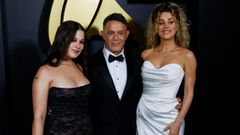 Alejandro Sanz, con su hija Manuela y su novia, Candela Mrquez, en Miami