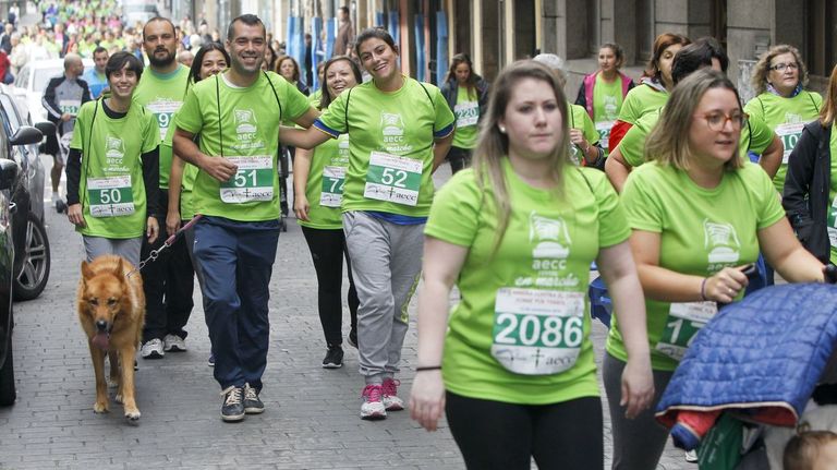 Imagen de archivo de una marcha contra el cáncer en Ferrol