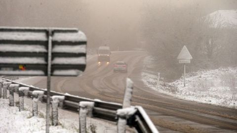 As� estaba esta ma�ana la carretera LU-546 (Monforte-Lugo) en el alto de Oural, entre O Incio y Sarria