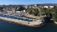 El joven se cay� por un desnivel del �rea portuaria, en una zona situada a la derecha de la fotograf�a, seg�n fuentes oficiales 