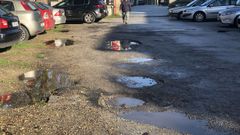 Baches en el acceso al complejo cultural de San Francisco