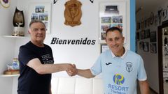 A la izquierda, el directivo Luis del R�o, en la presentaci�n de Alberto L�pez como entrenador del representante mari�ano en Tercera RFEF
