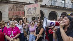 Concentración en Huelva en protesta por los retrasos en el cribado de cáncer de mama
