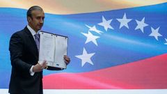  El ministro de Petr�leo, Tareck El Aissami, participa en una firma de acuerdos hoy, en Caracas (Venezuela). El Gobierno de Venezuela y la empresa estadounidense Chevron