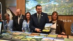 El presidente del Principado, Adri�n Barb�n, visita el stand Asturias este viernes en la Feria Internacional de Turismo Fitur 2026.
