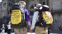 Una pareja de peregrinos, fotografiada esta semana en el Obradoiro