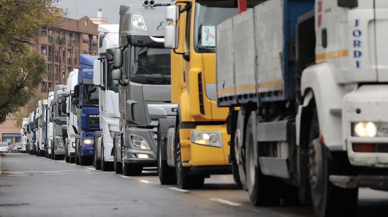 Despedido un camionero por parar a comer, descansar 45 minutos y hacer esperar al cliente