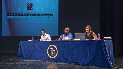 Jacobo Sutil, Csar Fernndez y Olga Mojn en la presentacin de la programacin del Teatro Principal de Ourense.