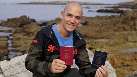 Dani Caramelo consigui� el pasaporte por la ley de nietos, y ahora lo ha estrenado viajando a Galicia, la tierra de sus abuelos paternos.