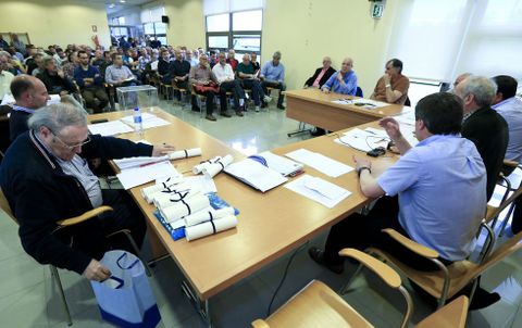 Asamblea del Fluvial en la que no ratificaron al presidente y al vicepresidente. 