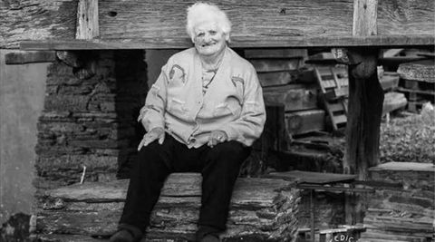 Imaxe de Perfecta Ogaza, na portada do libro