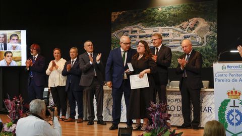 Familiares de los funcionarios Faustino Fontela y Toms Garca recibieron las medallas pstumas que se les otorgaron