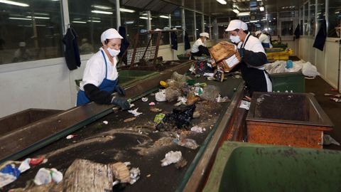 Imagen de archivo del trabajo en la planta de compostaje de Servia.