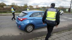 Imagen de archivo de un control policial en la carretera que une Monforte y Ourense