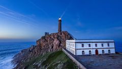 Una puesta de sol en el faro de Cabo Vil�n, en una imagen de archivo