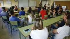 Reuni�n del AMPA del colegio de Roxos (Santiago) sobre el posible desdoble de una clase.
