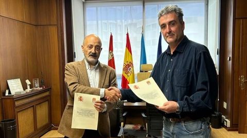 Jos Antonio Quiroga y Ramn Alonso firmaron el convenio de colaboracin.