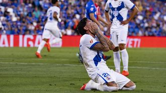 Jos� Mar�a Gim�nez se lamenta de una acci�n de gol fallada en el partido entre el Deportivo y el Getafe.