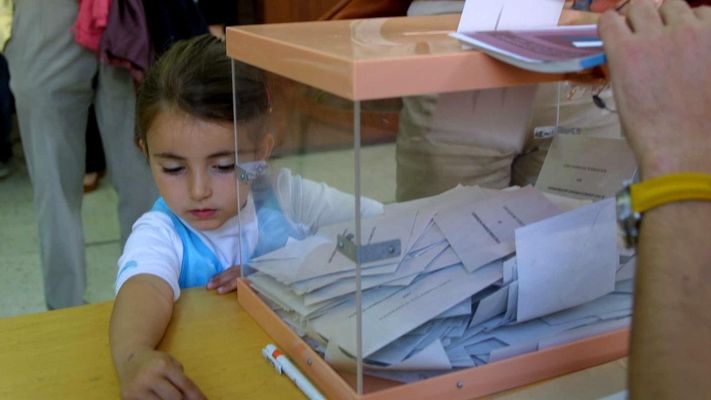Urna de un colegio electoral  en 2001