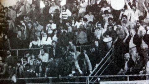 Aficionados obradoirista en Mataro en el que el Obra logro la victoria (86-89) en los ltimos minutos.