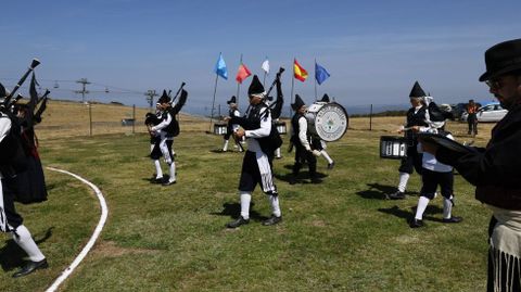 Gaiteiros tocando en el certamen celtibrico de bandas de gaitas.
