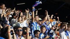 La afici�n del Deportivo disfrut� con la victoria ante el Valencia.