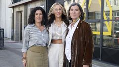 Las asesoras Bel�n, Ux�a y Berta, en Nar�n, una de las zonas con m�s bum inmobiliario. 