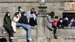 Imagen de archivo de alumnos del instituto Francisco Asorey de Camabdos en una actividad en la plaza de Fefi��ns