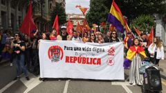 Cientos de manifestantes recorren Oviedo para reivindicar la Tercera Rep�blica