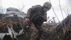 Un soldado ucraniano, en las proximidades de la ciudad de Donetsk
