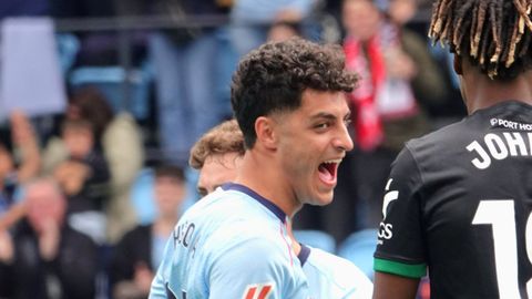 El jugador del Celta Hugo �lvarez, celebrando su gol ante el Elche.