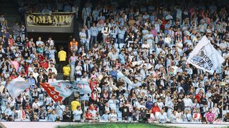 Aficionados del Celta, este domingo en Bala&iacute;dos, durante la disputa del partido ante el Betis.