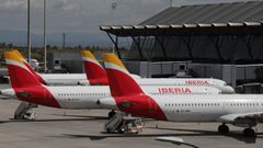 Aviones de Iberia, parados hace unos das en el aeropuerto de Barajas