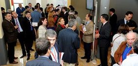 Asistentes al congreso de cardi�logos, ayer, durante un descanso en las sesiones de trabajo.