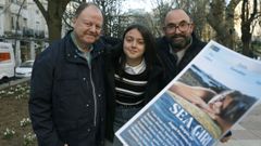 �ngel Fern�ndez, Zaida Gonz�lez y Roi L�pez, director y protagonistas de �Sea girl�, en el parque de San L�zaro