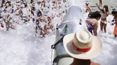 Fiesta de la espuma para despedir el campamento urbano de Amencer