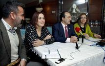 Franco Quint�ns, Sandra �nsua, Manuel Valeriano Alonso y Dolores Lema, ayer, en la presentaci�n.