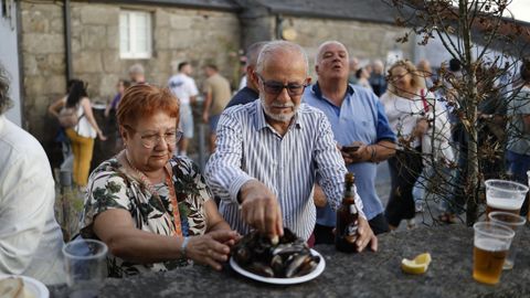 Mejillonada en el barrio del Curro Vello, en Guitiriz