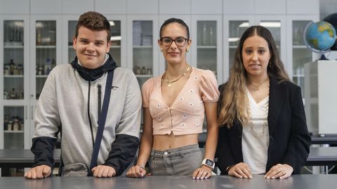 Anxo Vázquez, Leyla Villar y Daniela Montoto