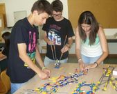 J�venes coru�eses se forman y divierten en los campus que promueve la obra social La Caixa.