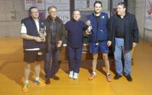 Los ganadores del torneo que organiz� el Club P�del Pibe recibieron los trofeos al final del campeonato