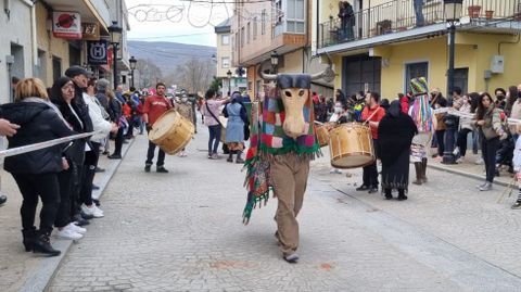 Cientos de personas participaron en la Mascarada Ibrica 