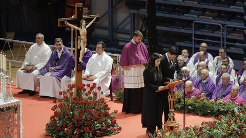 Liliana S�enz, hija de una de las v�ctimas, habla como portavoz durante la misa funeral en memoria de las 45 personas fallecidas en el accidente ferroviario de Adamuz