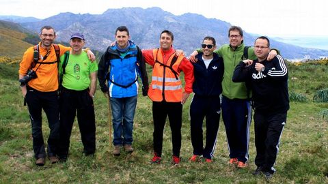 Andainas Co�ecea Costa da Morte. Ruta por Dumbr�a. Organizadores de las rutas de los concellos de Vimianzo, Corcubi�n, Ponteceso, Dumbr�a, Fisterra, Camari�as y Cee.