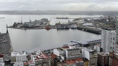 La mayor expansi�n urbana: los muelles de Bater�a y Calvo Sotelo, los m�s pr�ximos al centro, est�n en proceso de apertura provisional. El de San Diego seguir� albergando usos portuarios durante varios a�os. Solo en esta d�rsena, la m�s grande de la ciudad, hay 377.000 metros cuadrados y una edificabilidad de 396.000 metros